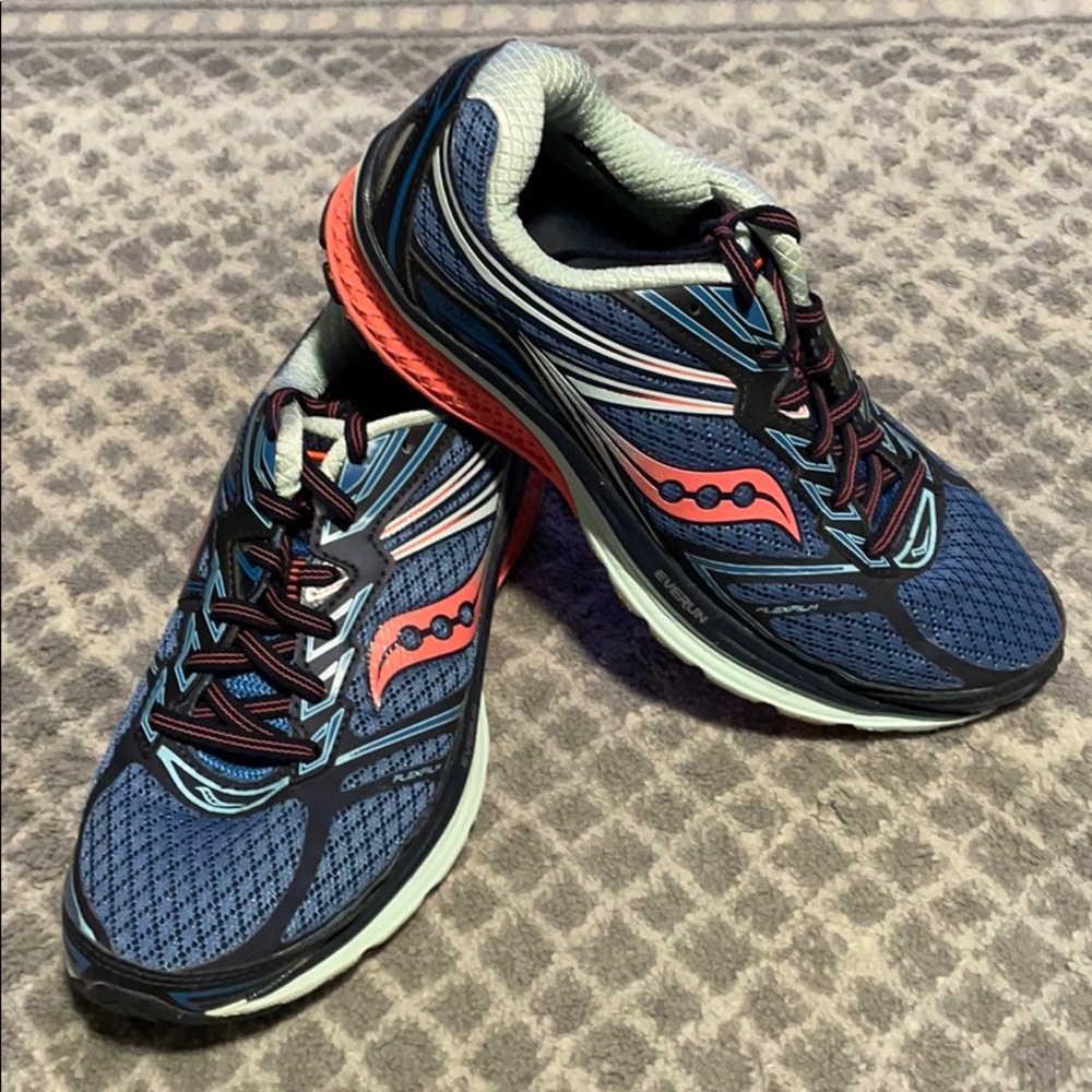 Women’s Saucony Guide 9